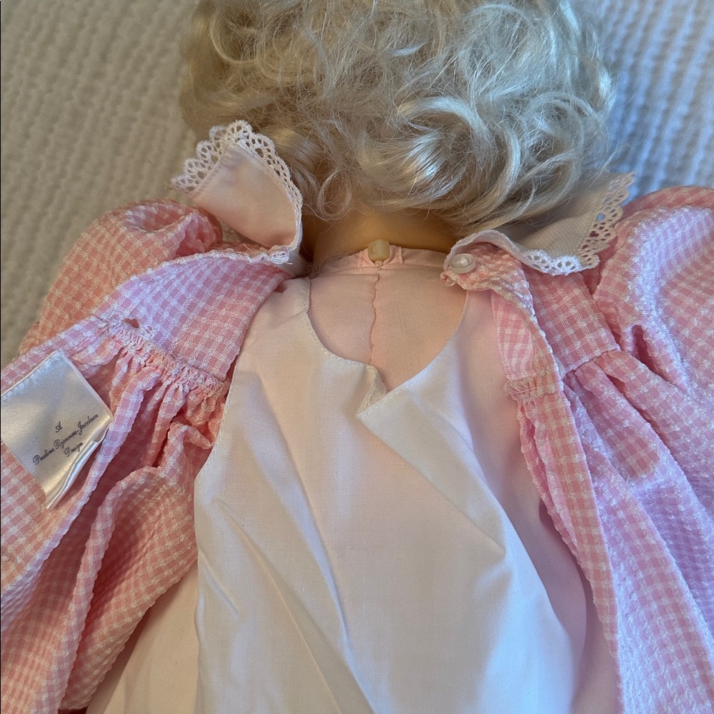 NIB Vintage Pauline's LE 51/1800 Mandy Vinyl Pink Gingham Doll with Bunny - Picture 11 of 15
